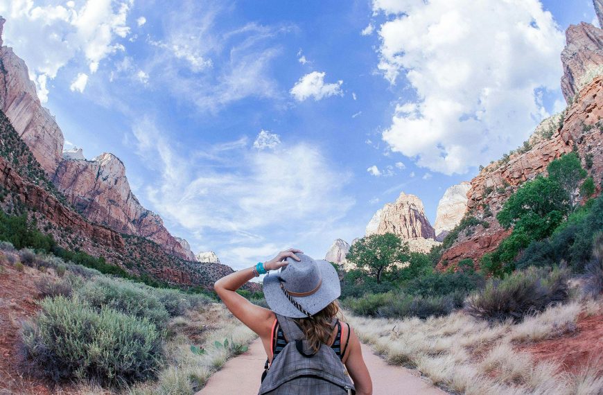 Exploring Utah: Top 5 Must-See Attractions and Activities